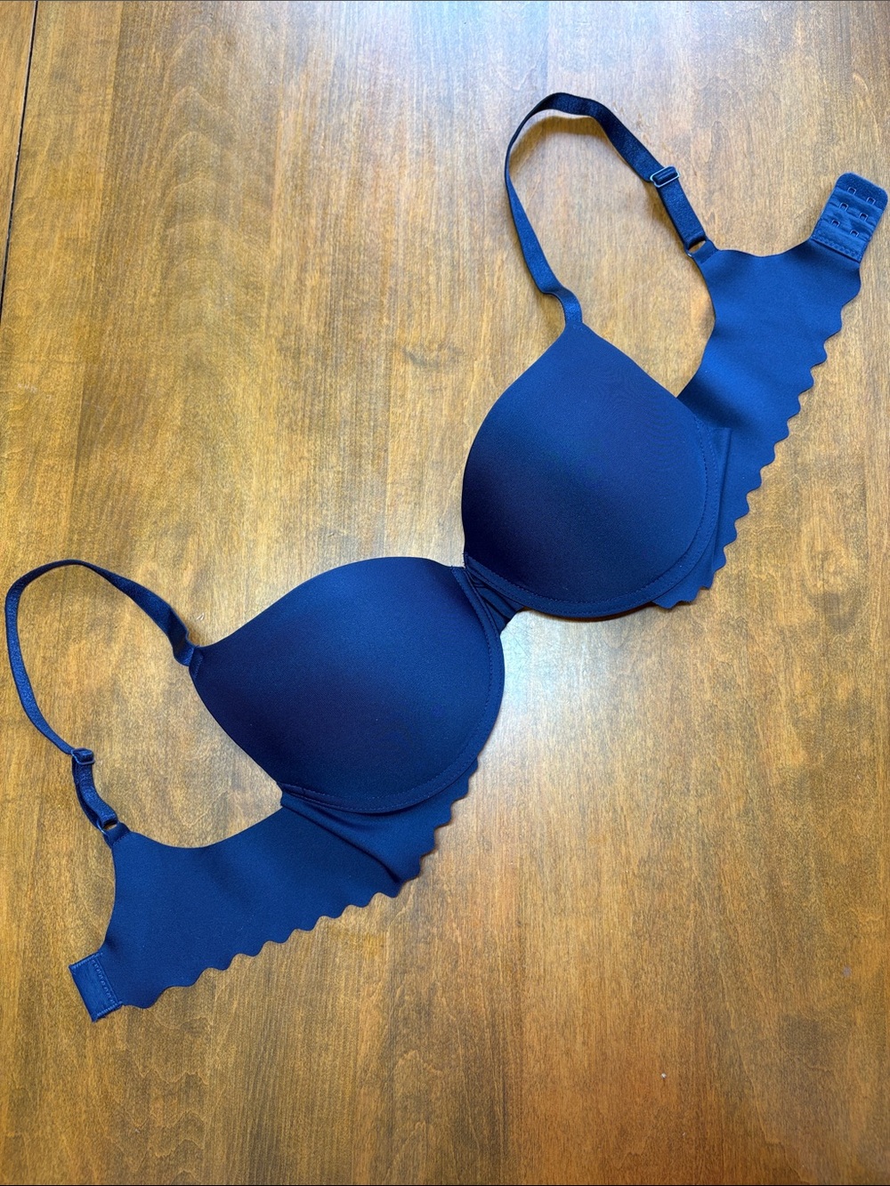 Maidenform Navy Scalloped Edge T-Shirt Bra